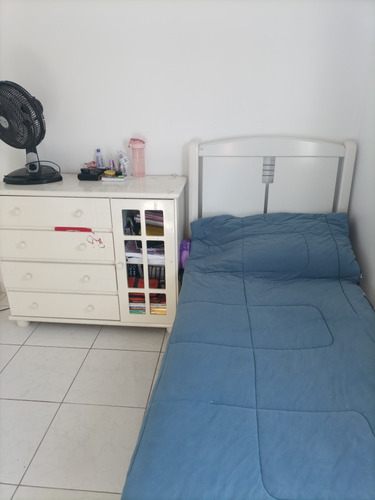 Casa Com 2 Sala 4 Quarto 1 Cozinha 4 Banheiro,1 Quintal.
