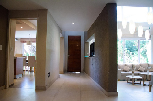 Venta De Casa En Barrio Cerrado El Resuello, Moreno