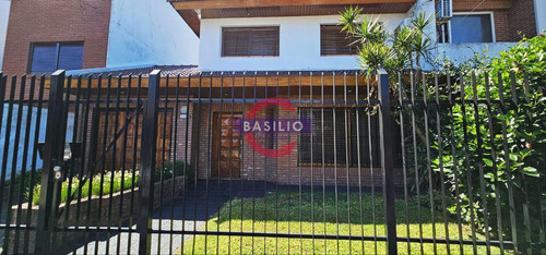 Venta Imponente Casa 6 Ambientes Con Cochera, Jardín Y Pisci