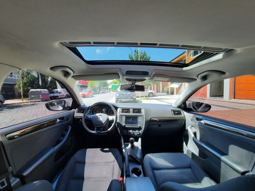 Volkswagen Vento 2.5 Luxury 170cv 2017