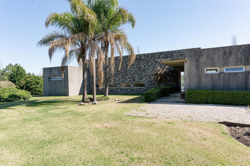Casa En B° Privado Chacras De La Cruz