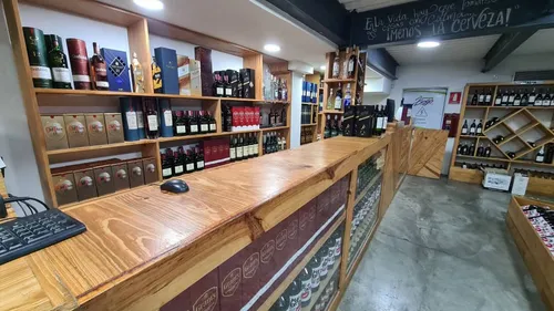 Yosmar Y Fernando Venden Bodegón Y Minimarket En C.c. Fin De Siglo - San Diego