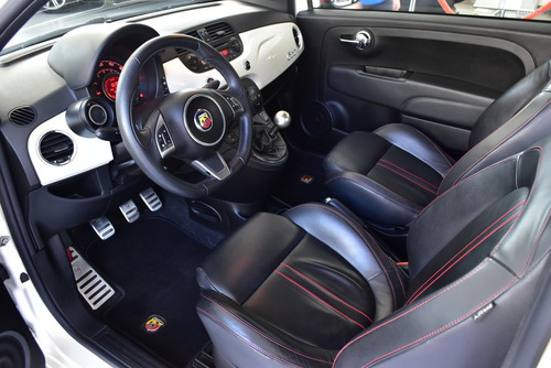 Imagen 8 de 15 de Fiat 500 1.4 Turbo Abarth - Car Cash