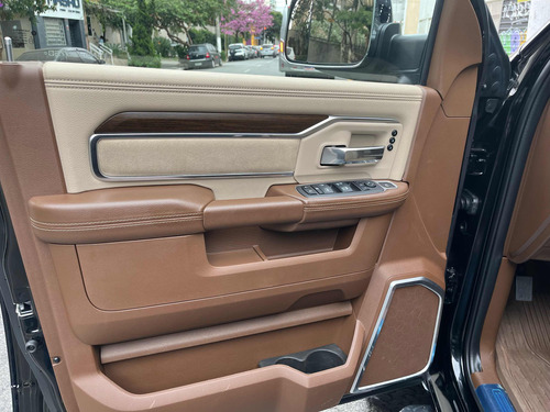 RAM Ram 3500 6.7 Laramie Cab. Dupla 4x4 Aut. 4p