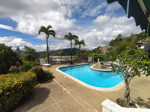 Imagen 2 de 12 de Venta Casa La Lagunita Country Club