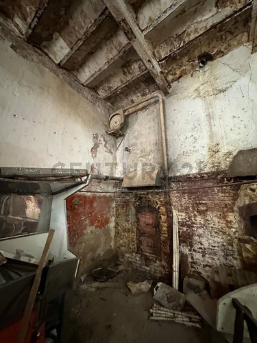 Casa A Reciclar Con Amplio Terreno Y Tinglado En El Fondo
