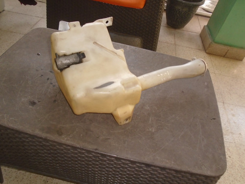 Vendo Tanque De Wiper De Mitsubishi Galant, # Mr274050, 2001