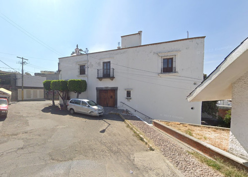 Casa En Venta Ubicada En Calz. De Los Fuertes Ac93