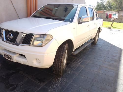 Nissan Frontier 2.5 Le Cab Doble 4x4 Tap. Cuero