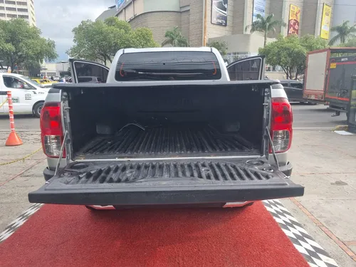 Toyota Hilux 2.4 Mt 4x4 Diésel