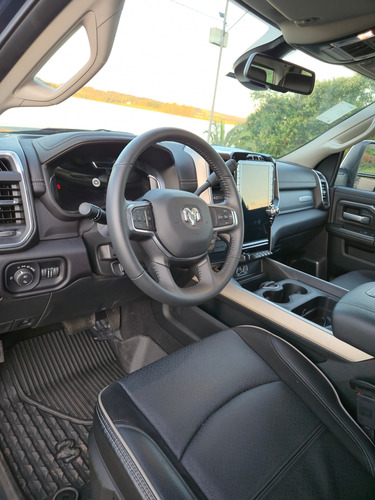 RAM Ram 2500 6.7 Laramie Cab. Dupla 4x4 Aut. 4p