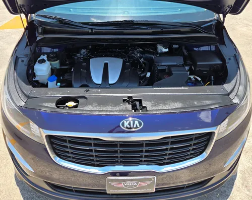 Kia Sedona 3.3 V6 Lx At