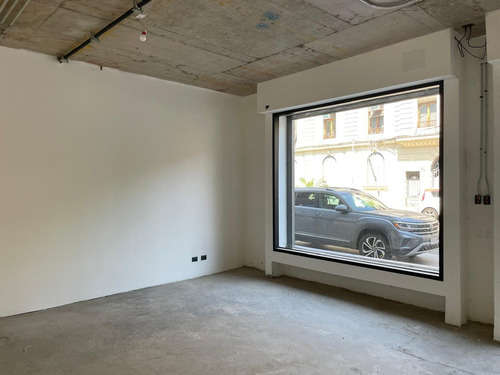 Arriendo Local Comercial 43,21 M2 + Subt. 45,51 M2, Metro Ul