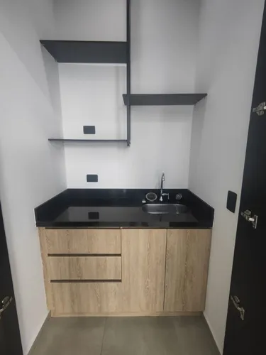 Oficina En Arriendo En El Poblado. Cod A21650