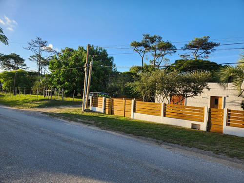 Solar 1675 M2, Con 2 Casas, Parque 1000 M2, Todo En 1 Padron