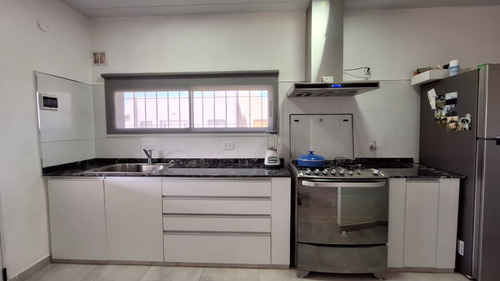 Casa A La Venta, Dos Habitaciones.