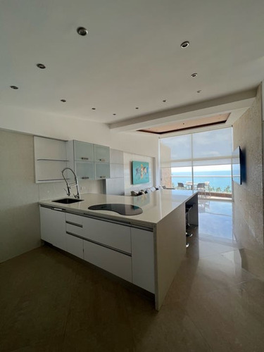 Vendo Apartamento 99m2 2h/2b/2p Playa Moreno 2976