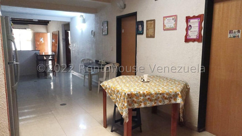 Linda Y Conservada Casa En Urbanismo Privado La Piedad Norte Cabudare Gabriela C