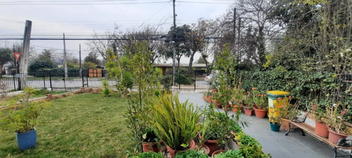 Imagen 4 de 27 de Casa De Esquina Remodelada 4 Años
