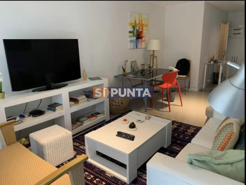 Imagen 2 de 10 de Vendo Hermosa Propiedad De 2 Dormitorios A 2 Cuadras De La Playa Brava