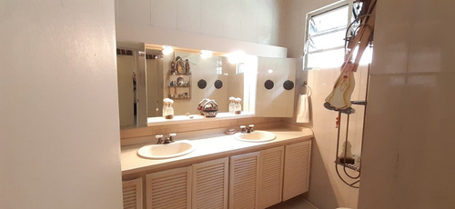 Imagen 7 de 18 de Se Vende Casa 300 Mt2 & 1600 Mt2 Terreno 3h/4b/6pe Los Guayabitos