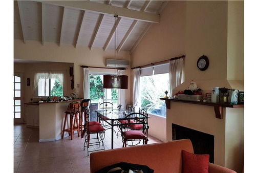 Casa En Venta Larena Country Club 4 Ambientes