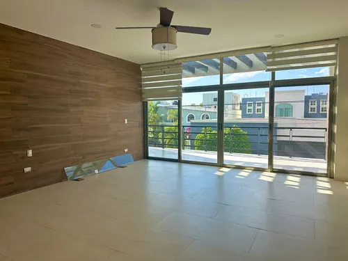 Residencia En Venta En Benito Juarez Norte Con Area De Fiestas Bar