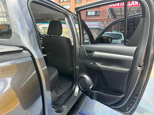 Toyota Hilux 4x4 2400cc Mt Aa