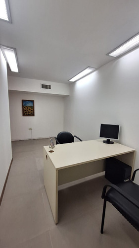 Alquiler De Espectacular Oficina En San Martin Centro. 140 M2