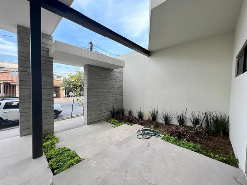 Imagen 2 de 30 de Casa En Fuentes Del Valle En Venta