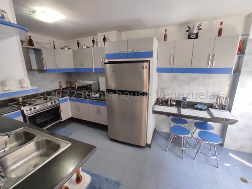 Gjg 25-10982 Vende Espacioso Apartamento 133 Mts2 Urb San Isidro Maracay