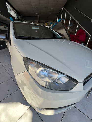 Fiat Grand Siena 1.6 16v Essence Flex Dualogic 4p