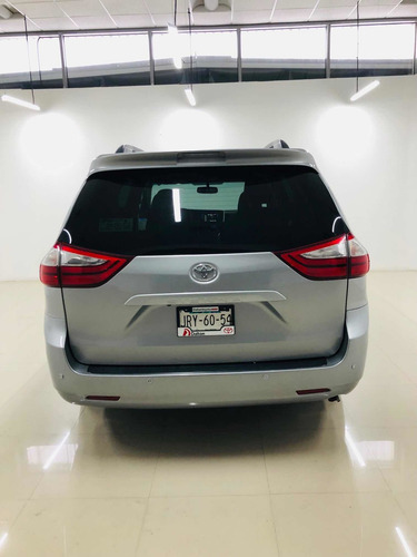Imagen 6 de 12 de Toyota Sienna 2017 3.5 Xle At
