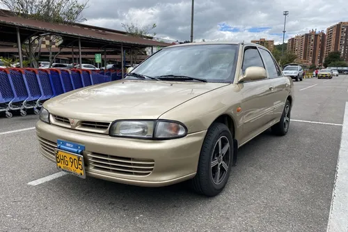 Mitsubishi Lancer 1.3 Gl 4 p