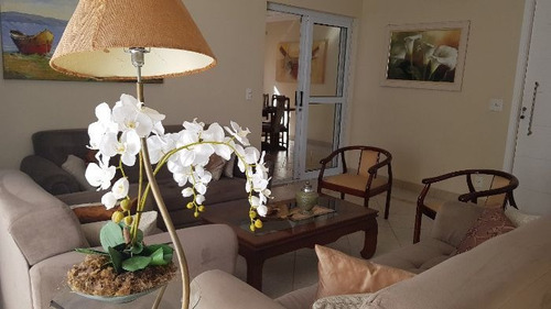 Casa À Venda Na Rua Santa Maria Rosselo, Mansões Santo Antônio, Campinas - Sp - Liv-10547