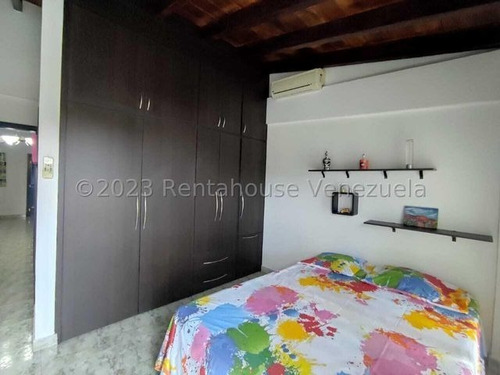 Imagen 25 de 30 de Townhouse En Venta El Castaño, Conjunto Cerrado. Maracay 23-18675 Hc