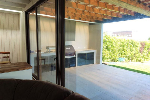 Casa En Venta De 6 Dorm. En Santo Domingo