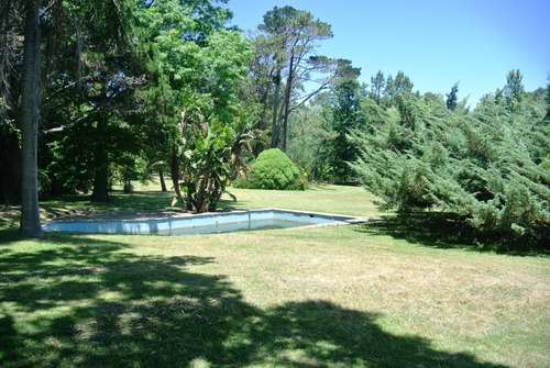 Casa En Venta / 5 Dorm / Punta Del Este / Golf / At2 6380