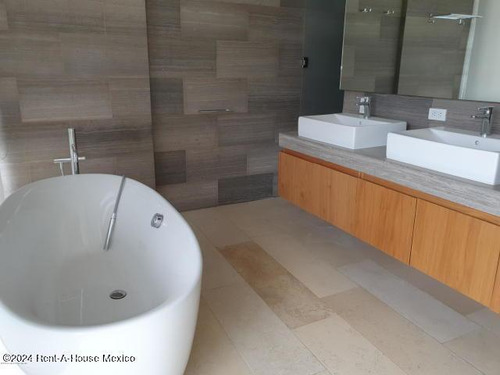 Departamento En Renta En Avenida Country Club, Bosque Real Ru 25-714.