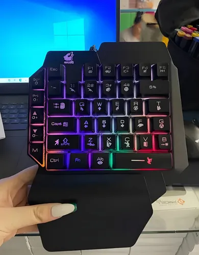 Teclado De Uma Mão Gamer Semi-mecânico Rgb Ergonômico Usb