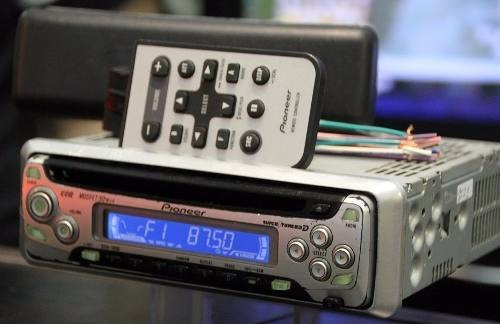 Som automotivo Pioneer DEH 1600 com USB