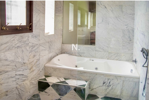 Venta - Punta Del Este - Barrio El Golf.- Ref: 3017
