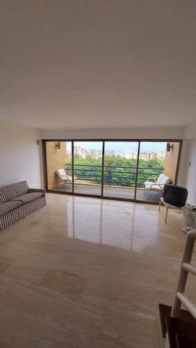 Imagen 8 de 14 de Se Ofrece Hermoso Apartamento Duplex