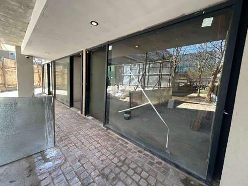 Local Comercial En Alquiler En Agora I, Camaño