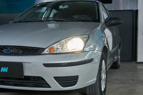 Imagen 5 de 17 de Ford Focus 1.6 Ambiente Mp3
