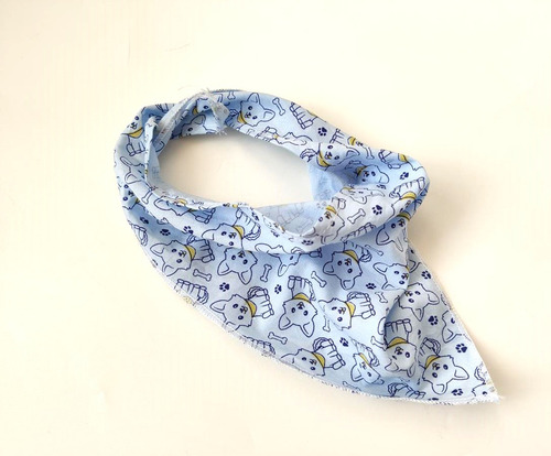 Imagem 2 de 5 de Kit 2 Bandanas Pet Lenço Tecido De Amarrar Lencinho Cachorro
