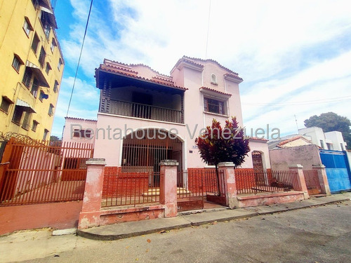 Amplia Casa De 2 Niveles ,para Remodelar A Su Gusto En Venta Ubicada En El Paraíso 25-17760