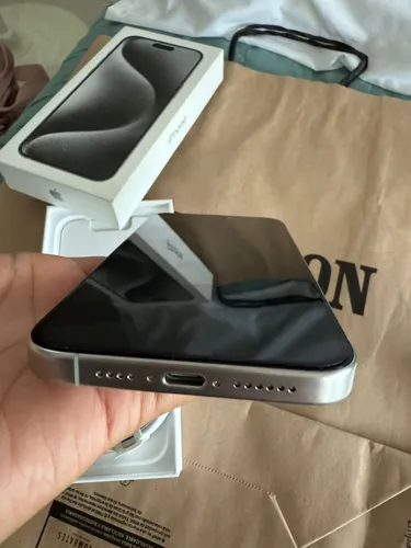 Apple iPhone 15 Pro Max (256 Gb) - Titanio Blanco (Usado)
