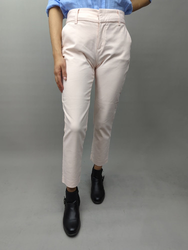 Pantalón Marca  Basement  Color Neutral (talla 42)