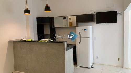 Imagem 2 de 23 de Ótimo Apartamento No Leme De 32m² - 7468
